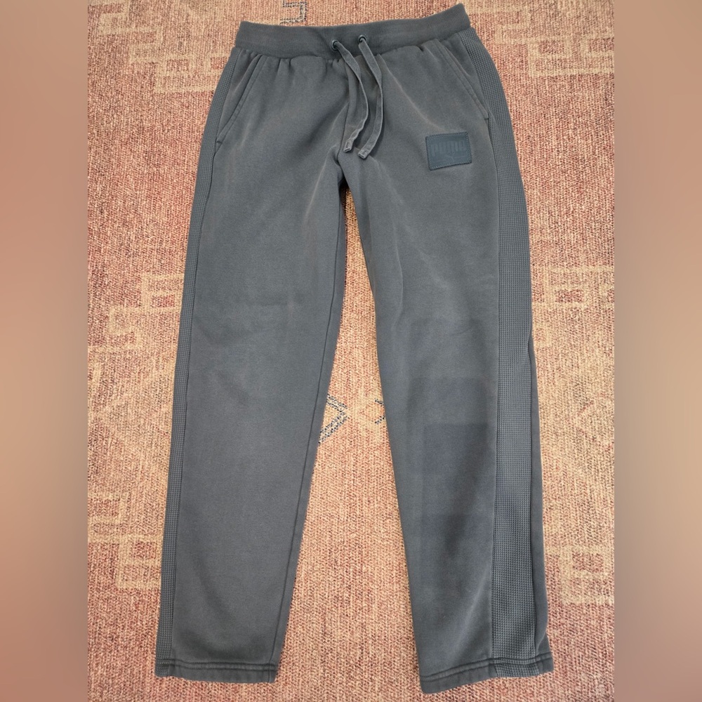 Puma speed tech grey logo straight leg thermal sweatpants men’s size medium
